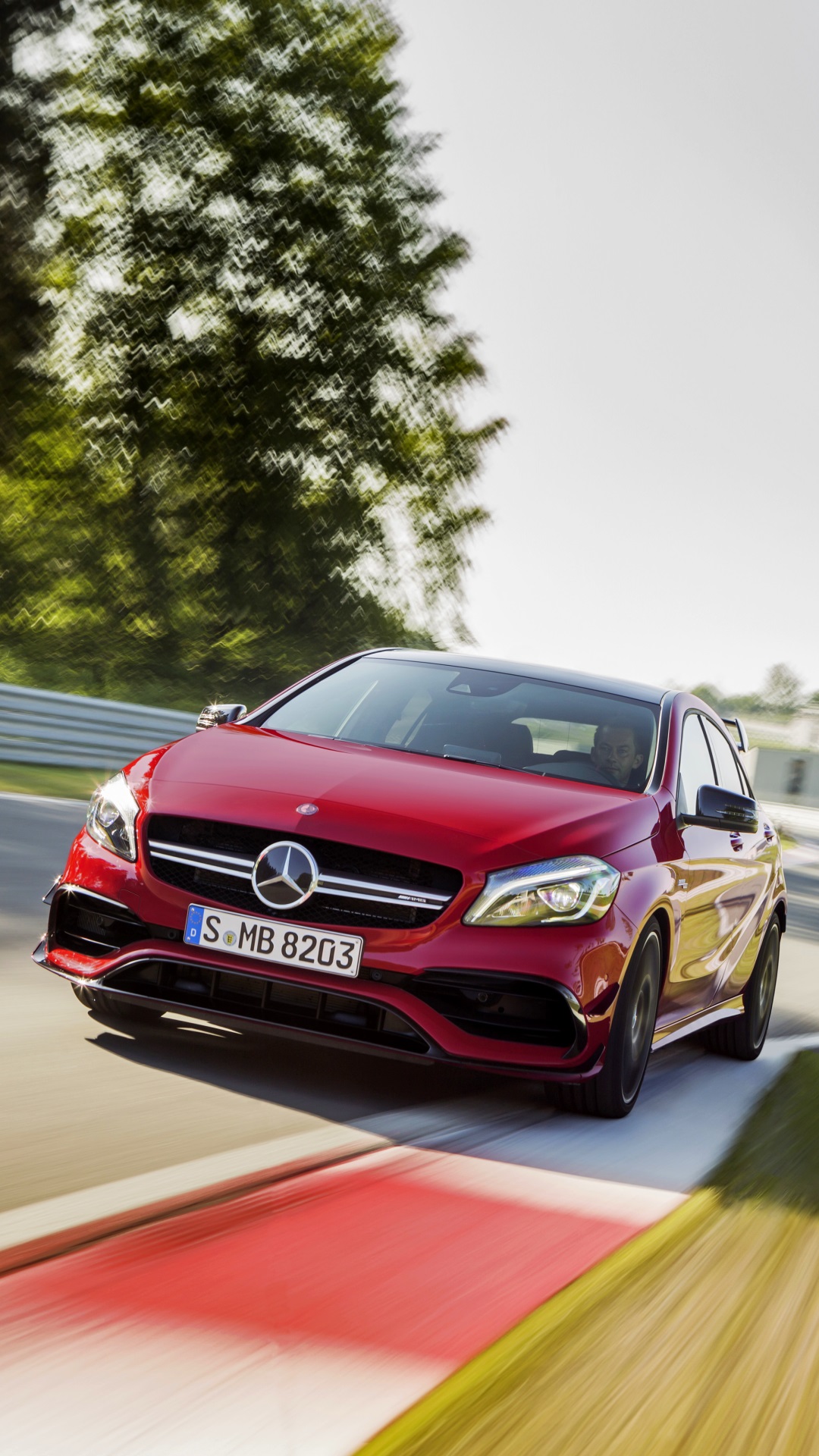 mobile_16-9_2015_a-class_a45-amg