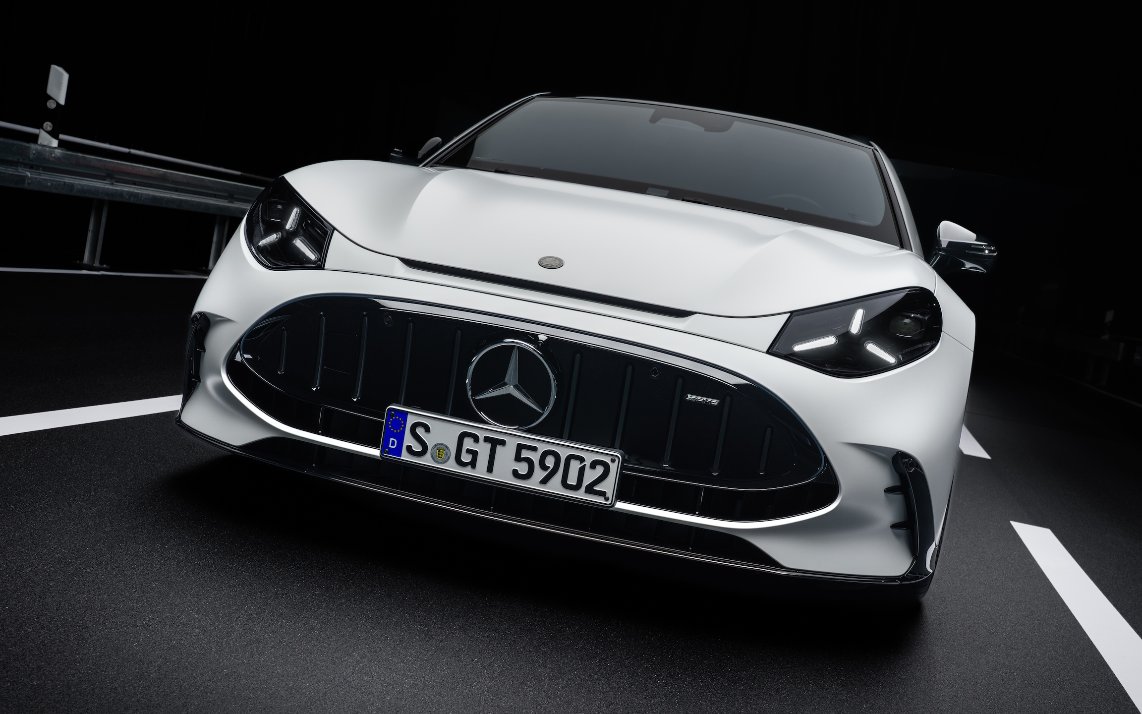 2026_amg-gt-4-door-coupe_c590_11
